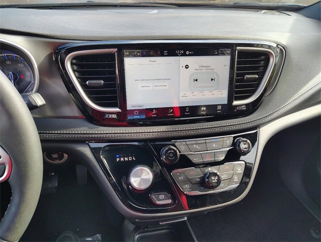 New 2026 Chrysler Pacifica Select image 21