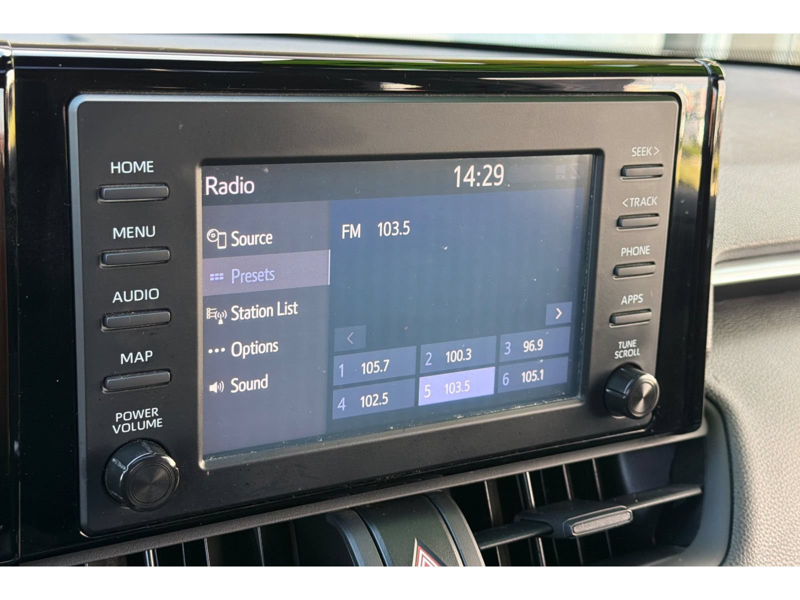 Used 2019 Toyota RAV4 XLE AWD/4WD image 21