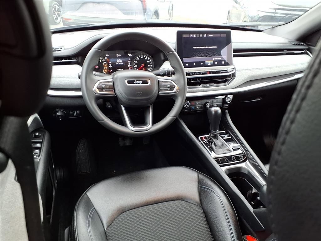 Used 2024 Jeep Compass Latitude image 6