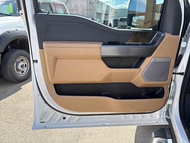 Used 2025 Ford F450 Lariat AWD/4WD image 7