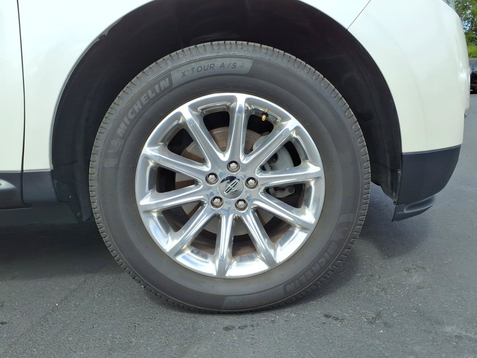 Used 2015 Lincoln MKX AWD w/ Equipment Group 102A image 9