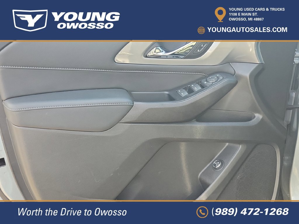 Certified 2023 Chevrolet Traverse LT FWD image 21