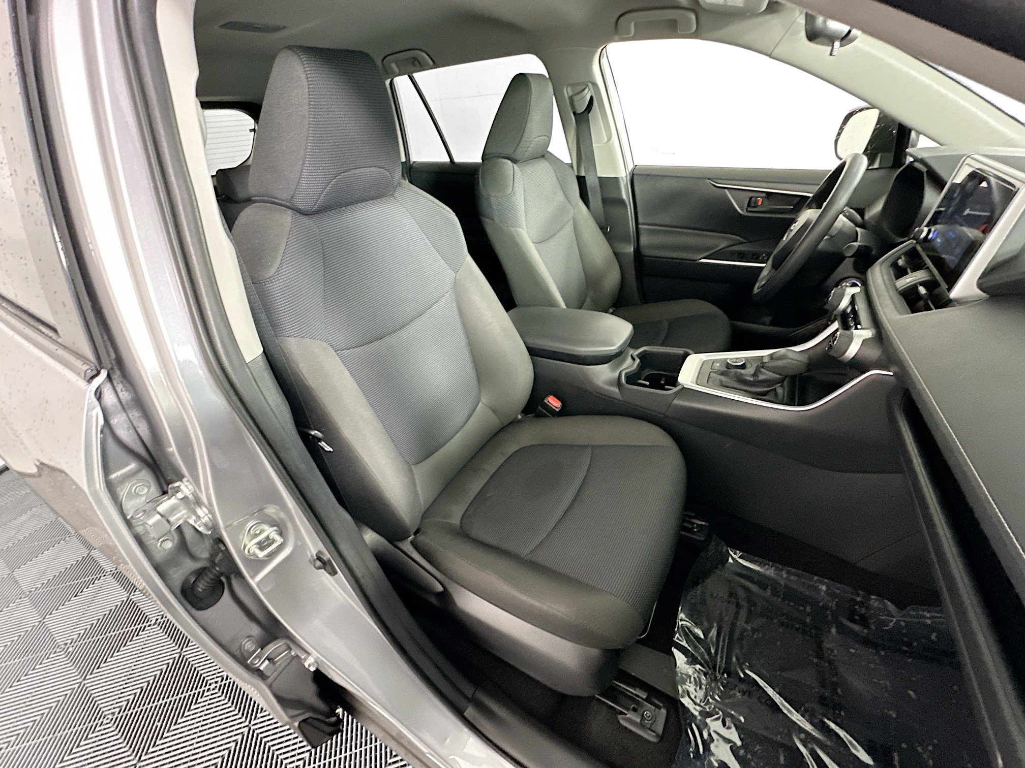Certified 2025 Toyota RAV4 LE AWD/4WD image 27