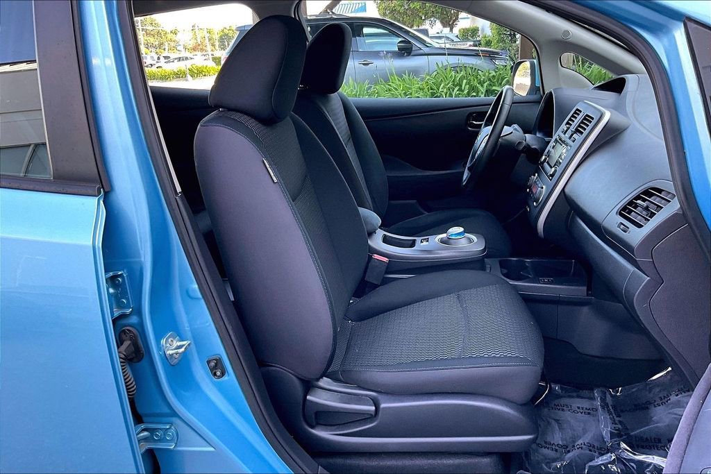 Used 2015 Nissan Leaf S w/ Charge Package FWD image 29