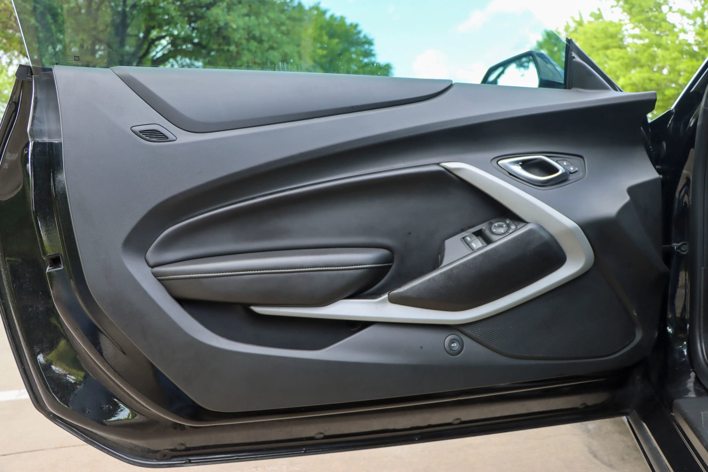 Used 2018 Chevrolet Camaro SS image 10