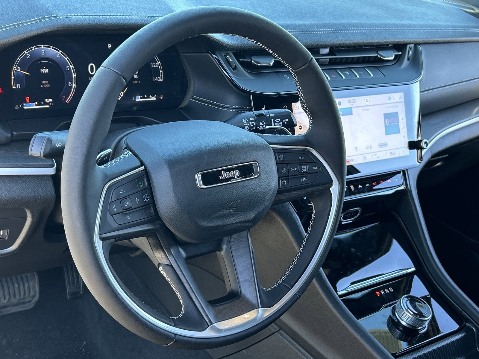 New 2026 Jeep Grand Cherokee Limited w/ Limited Altitude Package RWD image 19