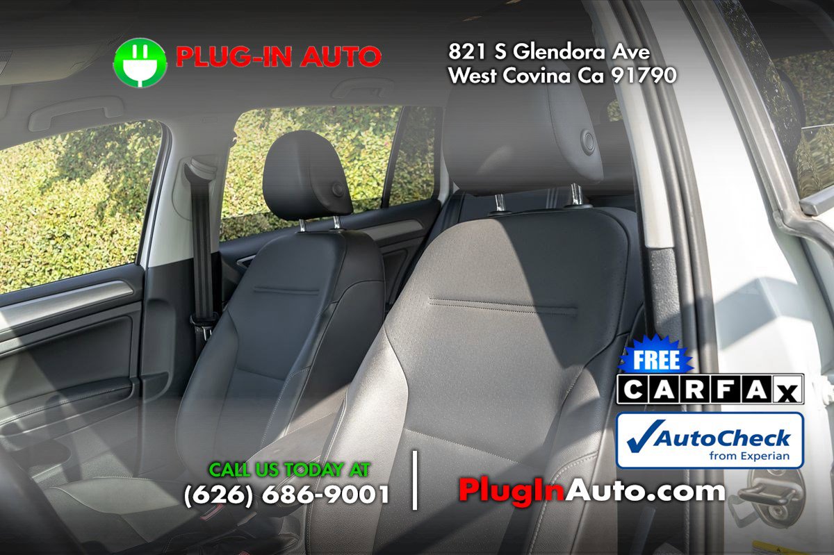 Used 2015 Volkswagen Golf S image 7