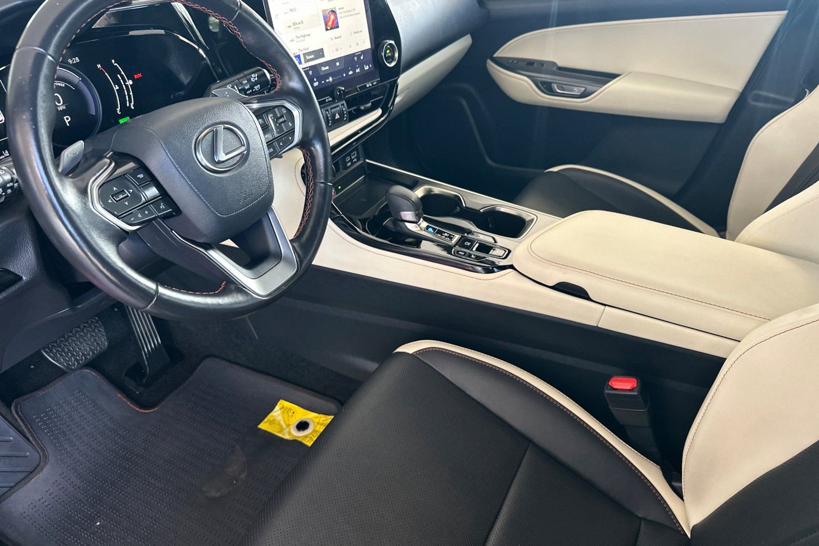 Used 2024 Lexus NX 350h AWD image 7