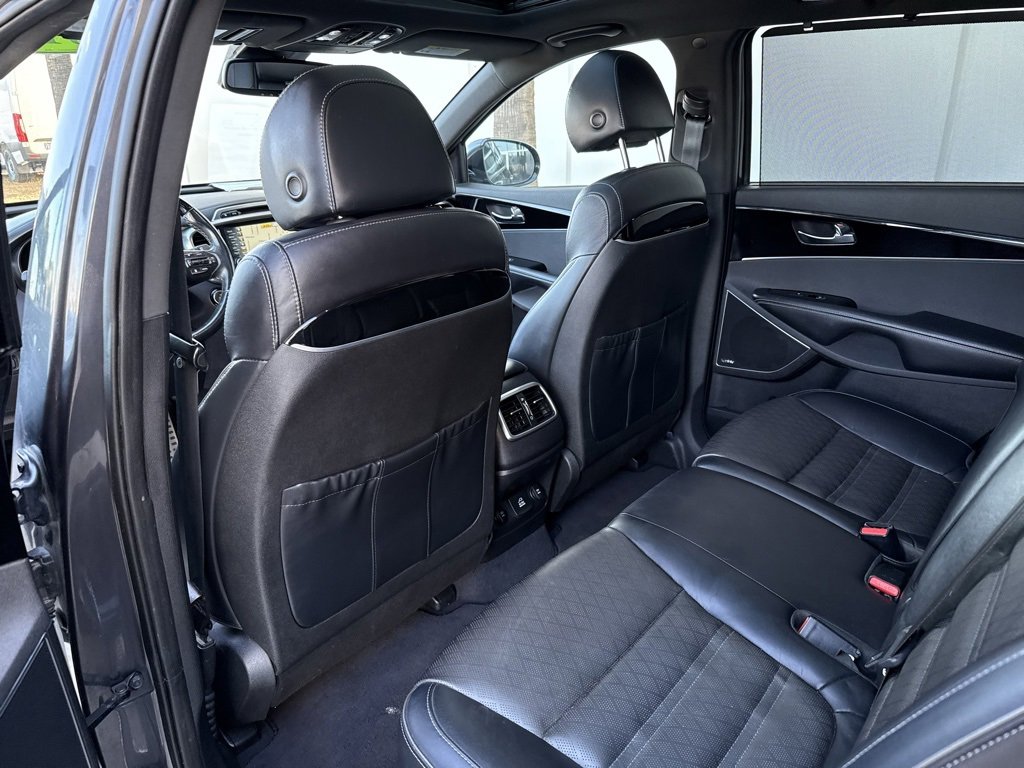 Used 2018 Kia Sorento SX image 27