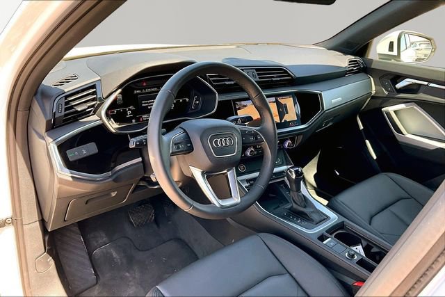 Used 2025 Audi Q3 2.0T Premium Plus w/ Premium Plus Package AWD/4WD image 13