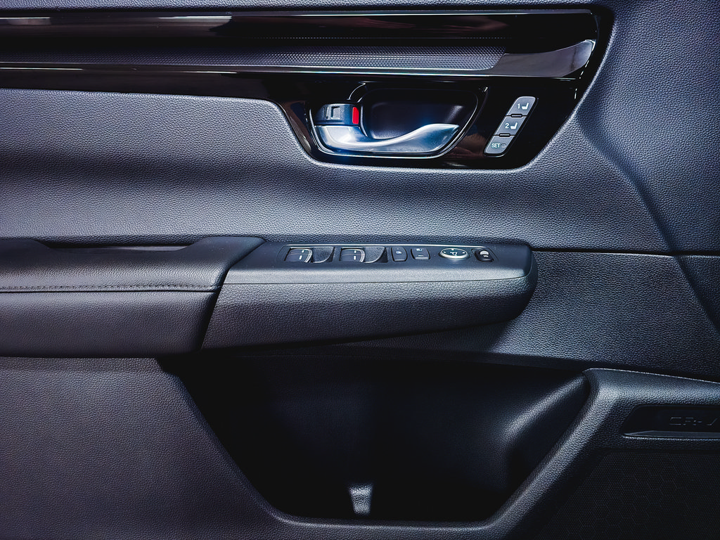 Used 2025 Honda CR-V EX-L image 14