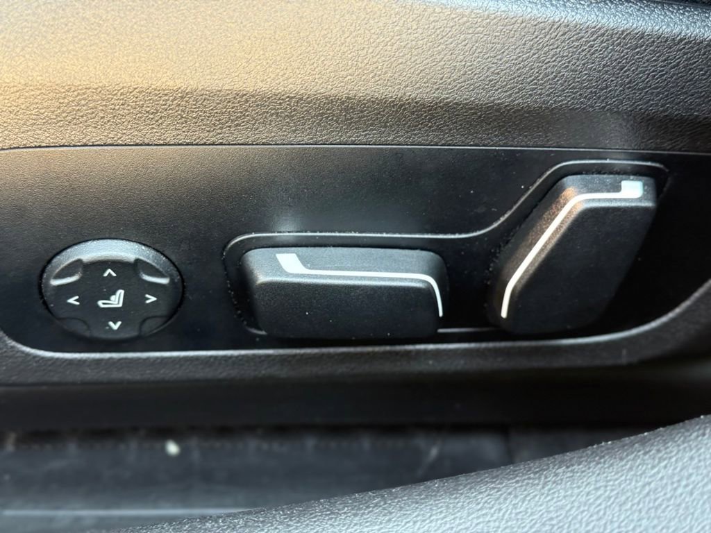 Used 2024 BMW 330i Sedan image 17