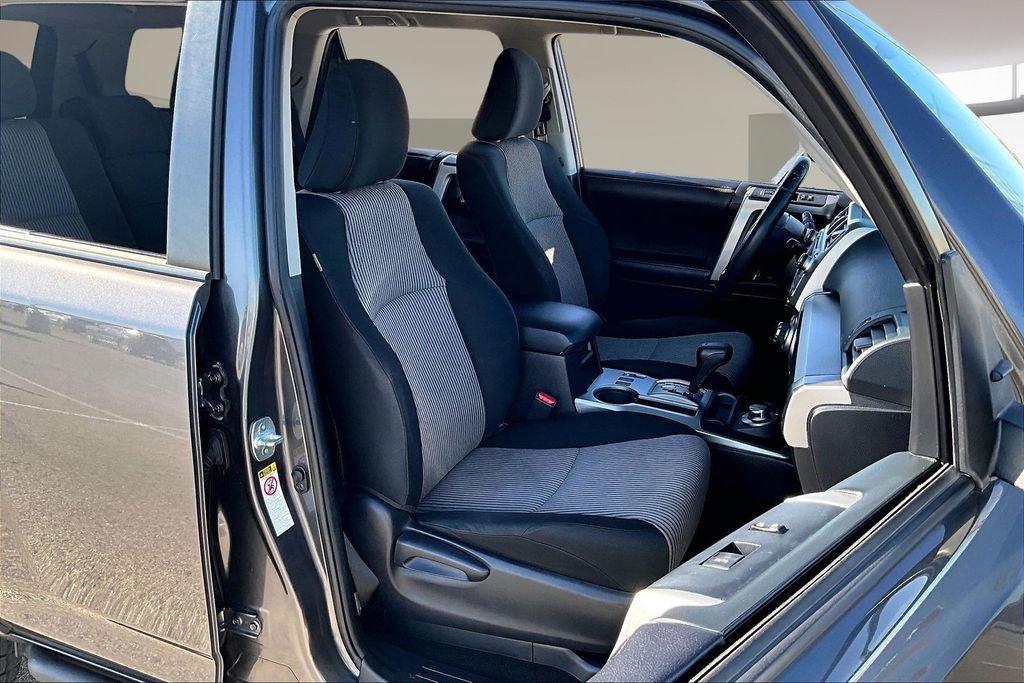 Used 2016 Toyota 4Runner SR5 image 7