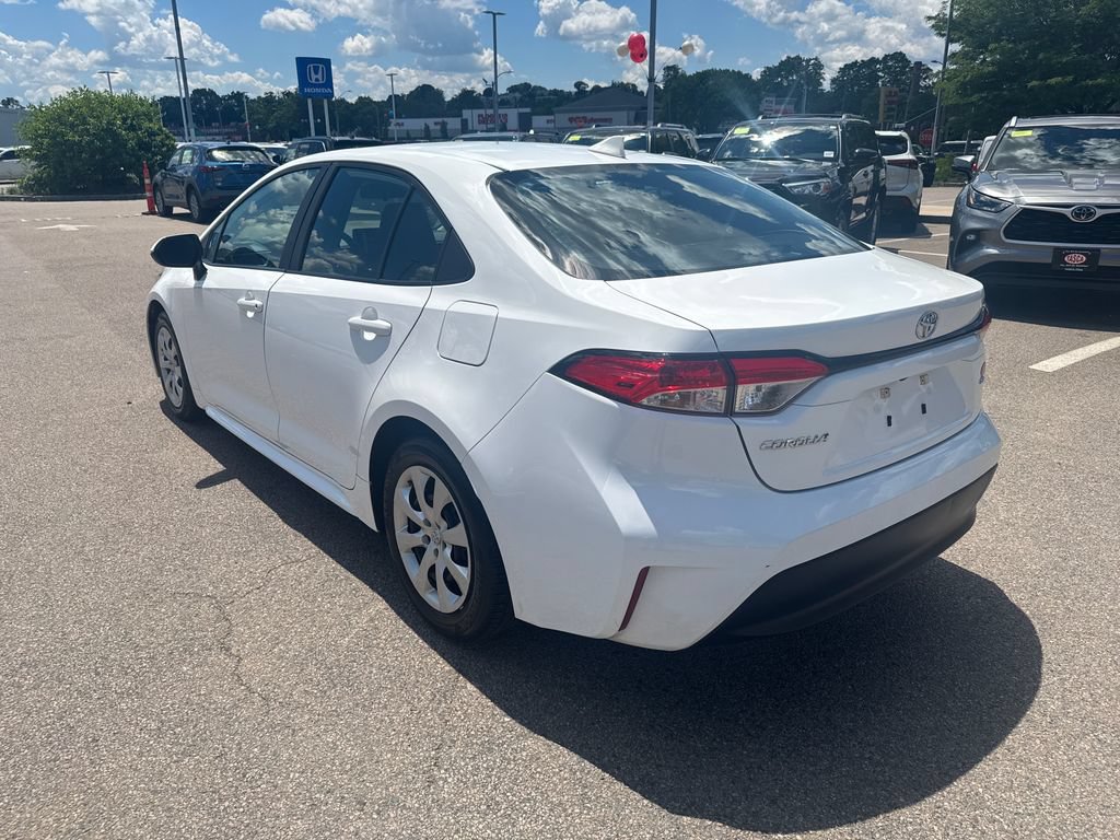 Used 2024 Toyota Corolla LE FWD image 5