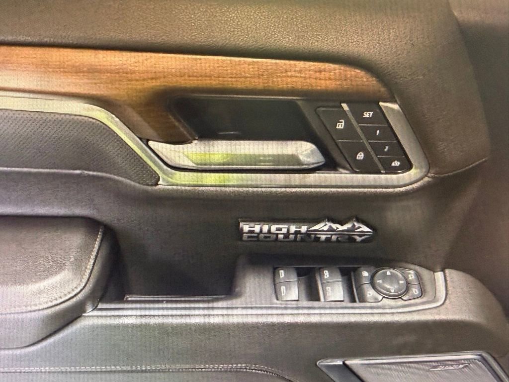 Used 2025 Chevrolet Silverado 1500 High Country w/ Midnight Edition image 11
