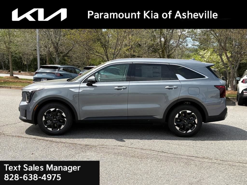 Certified 2025 Kia Sorento S image 3