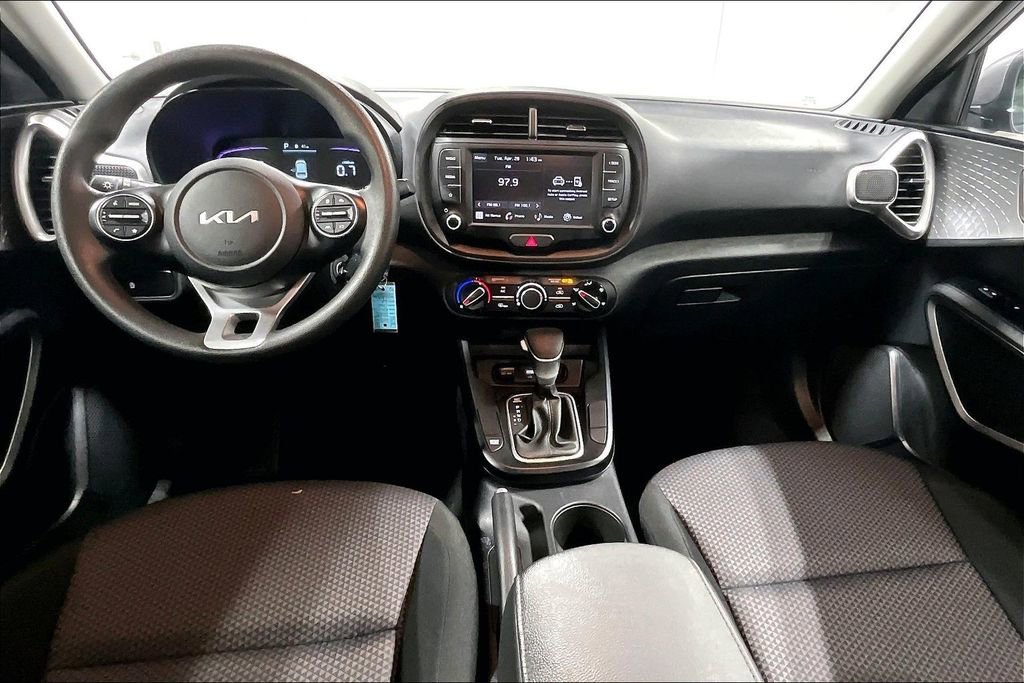 Used 2025 Kia Soul LX FWD image 18