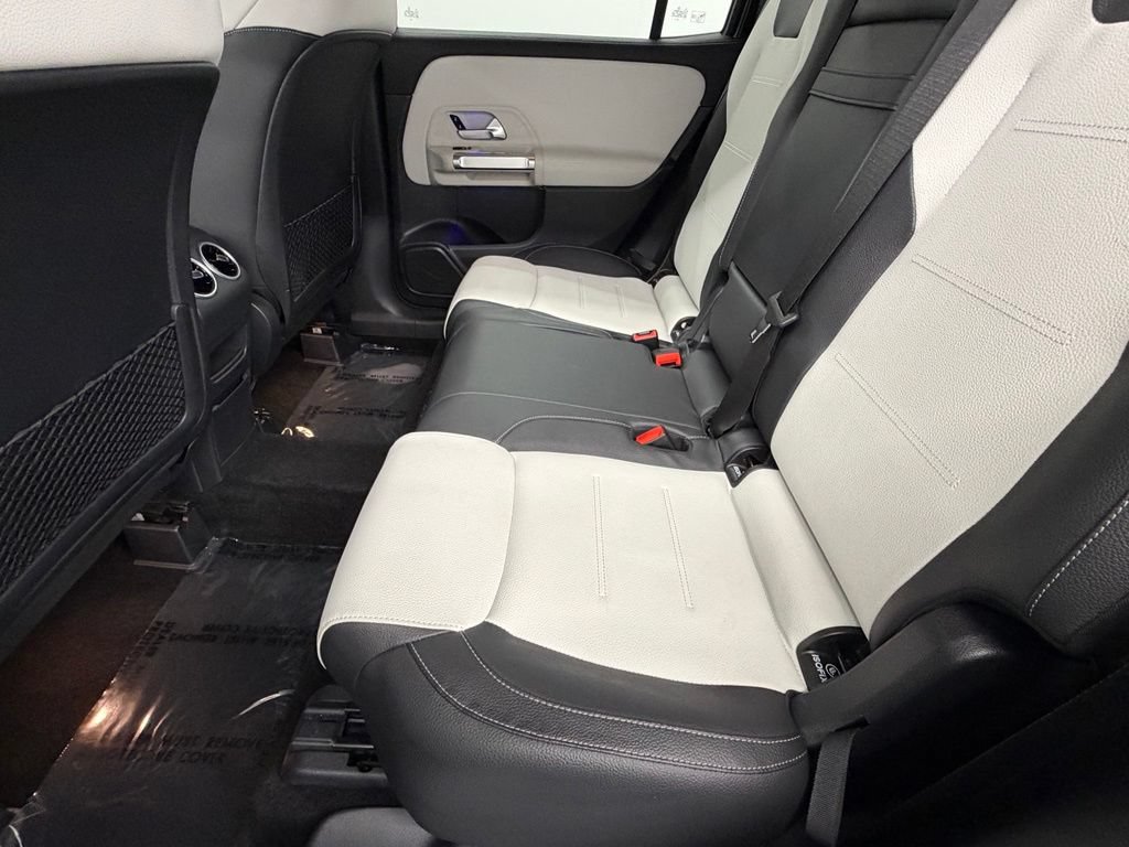 Used 2021 Mercedes-Benz GLB 250 image 40