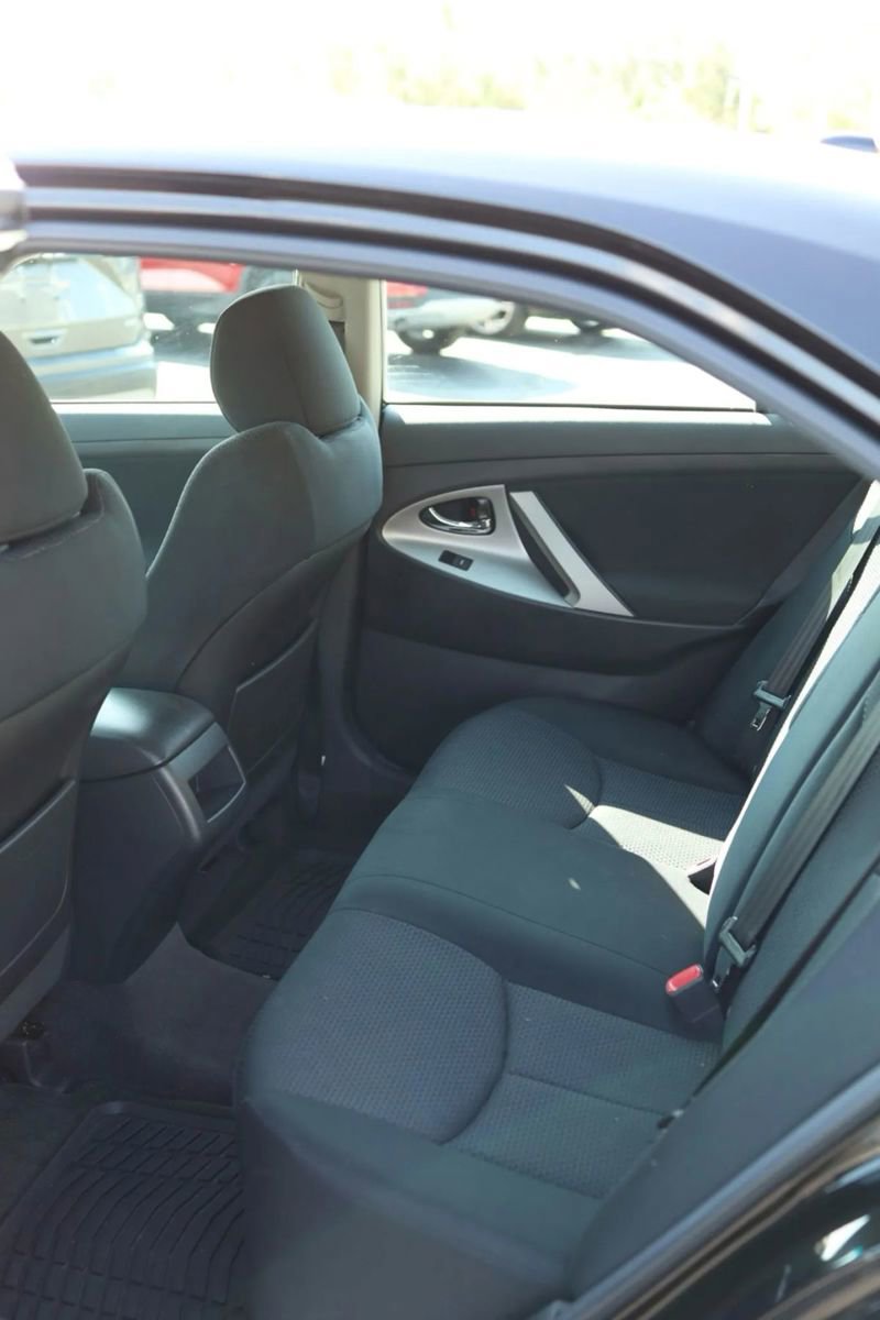 Used 2011 Toyota Camry SE image 26
