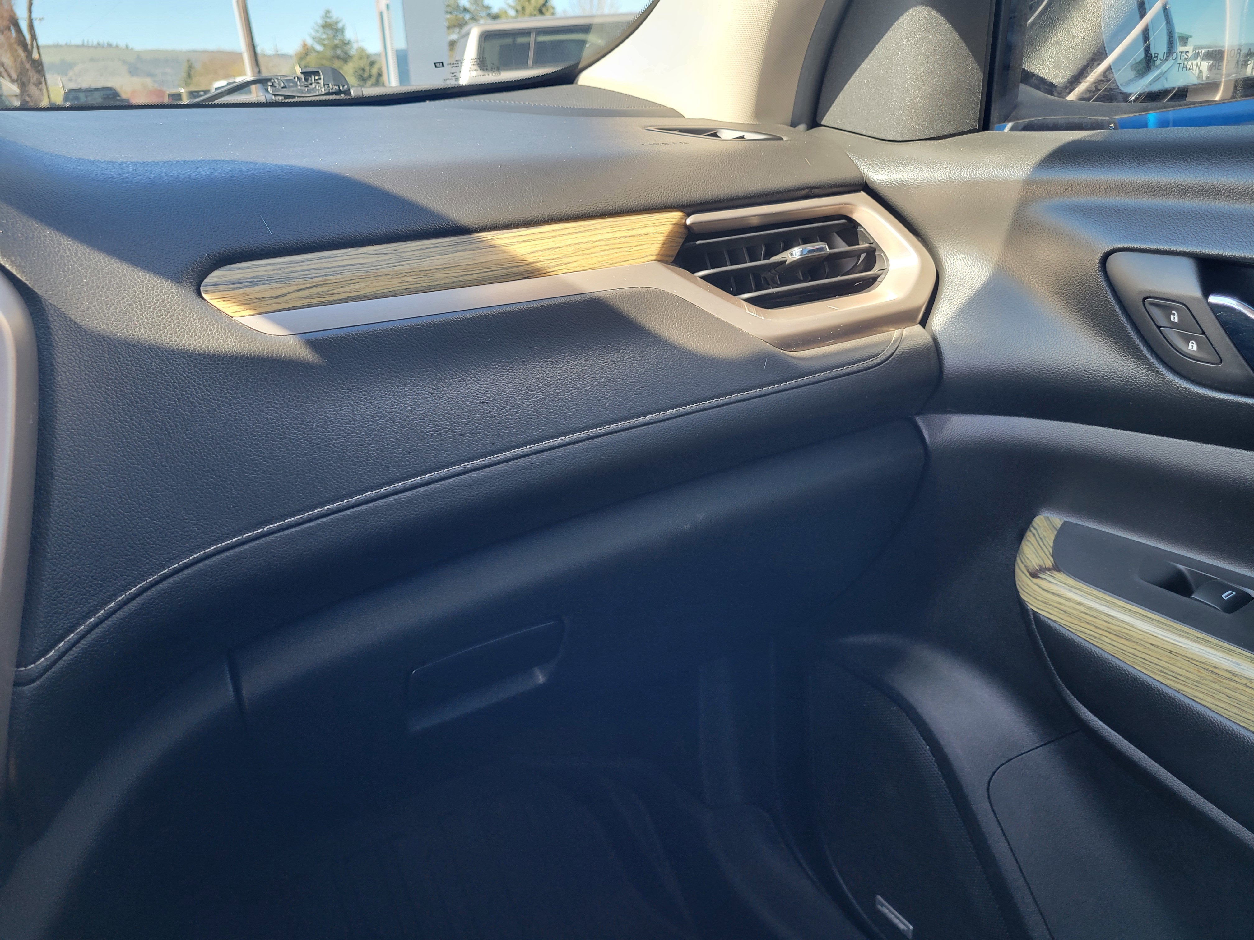 Used 2018 GMC Acadia Denali w/ Technology Package image 27