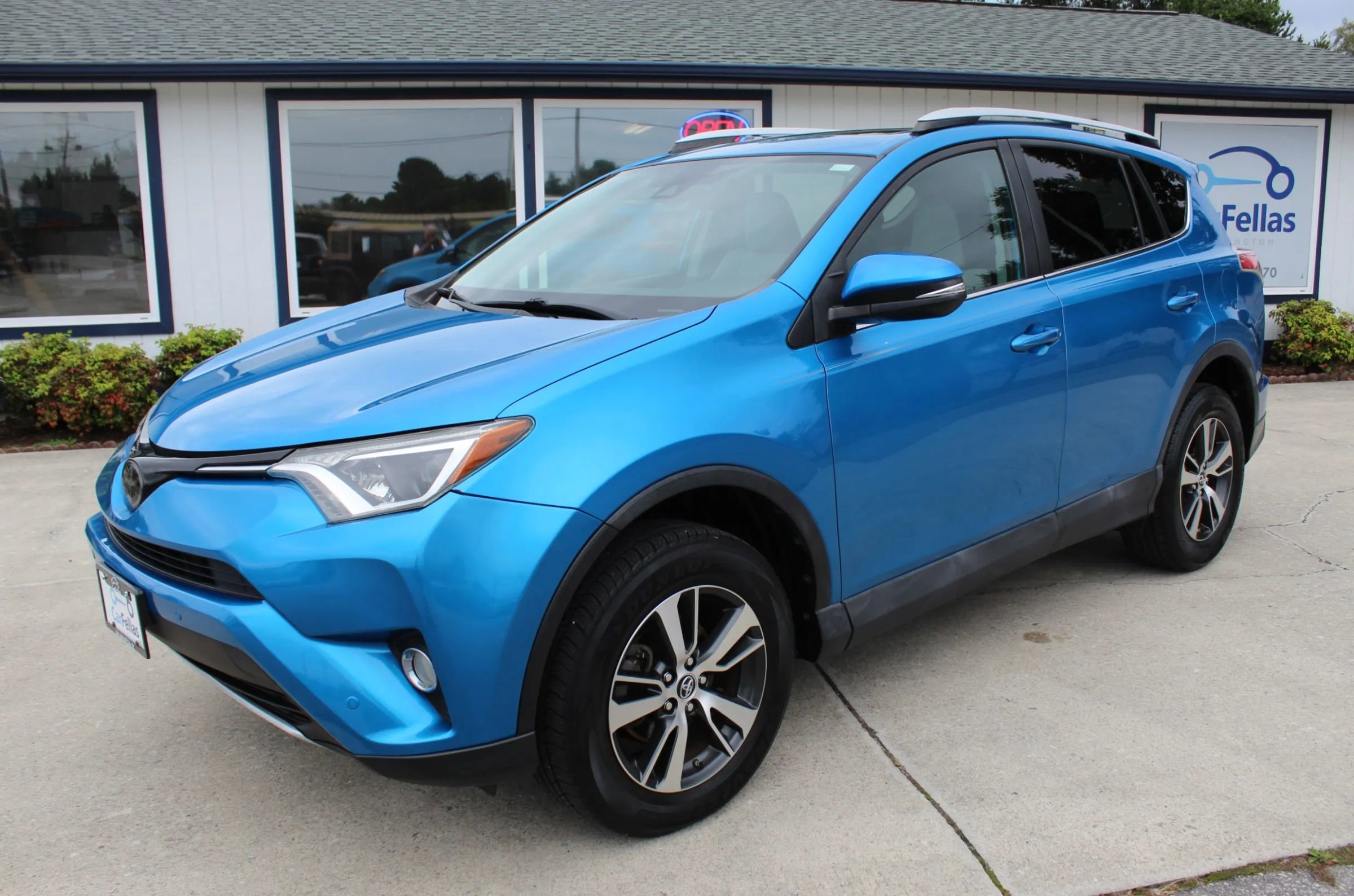 Used 2016 Toyota RAV4 XLE image 30