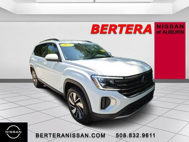 Used 2025 Volkswagen Atlas SE AWD/4WD image 4