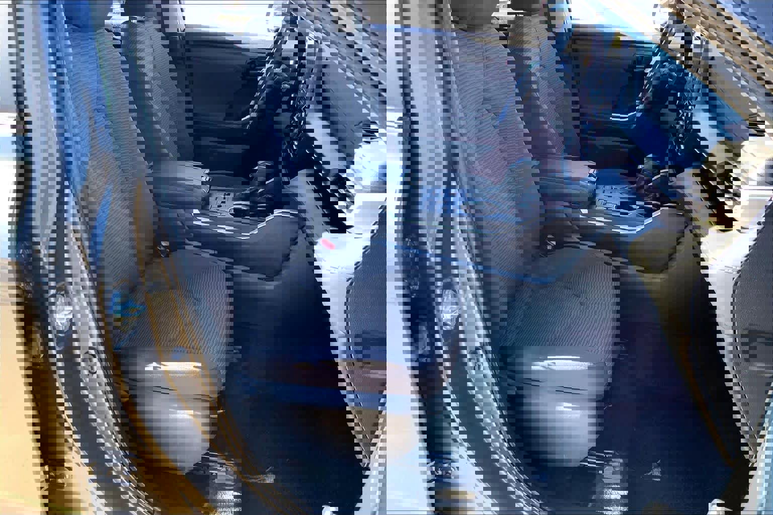 Used 2024 Toyota Highlander LE image 9