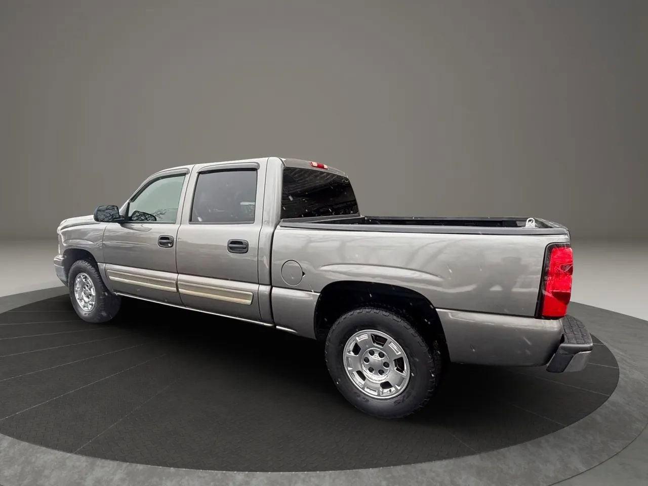 Used 2006 Chevrolet Silverado 1500 LT w/ Light Duty Power Package AWD/4WD image 6