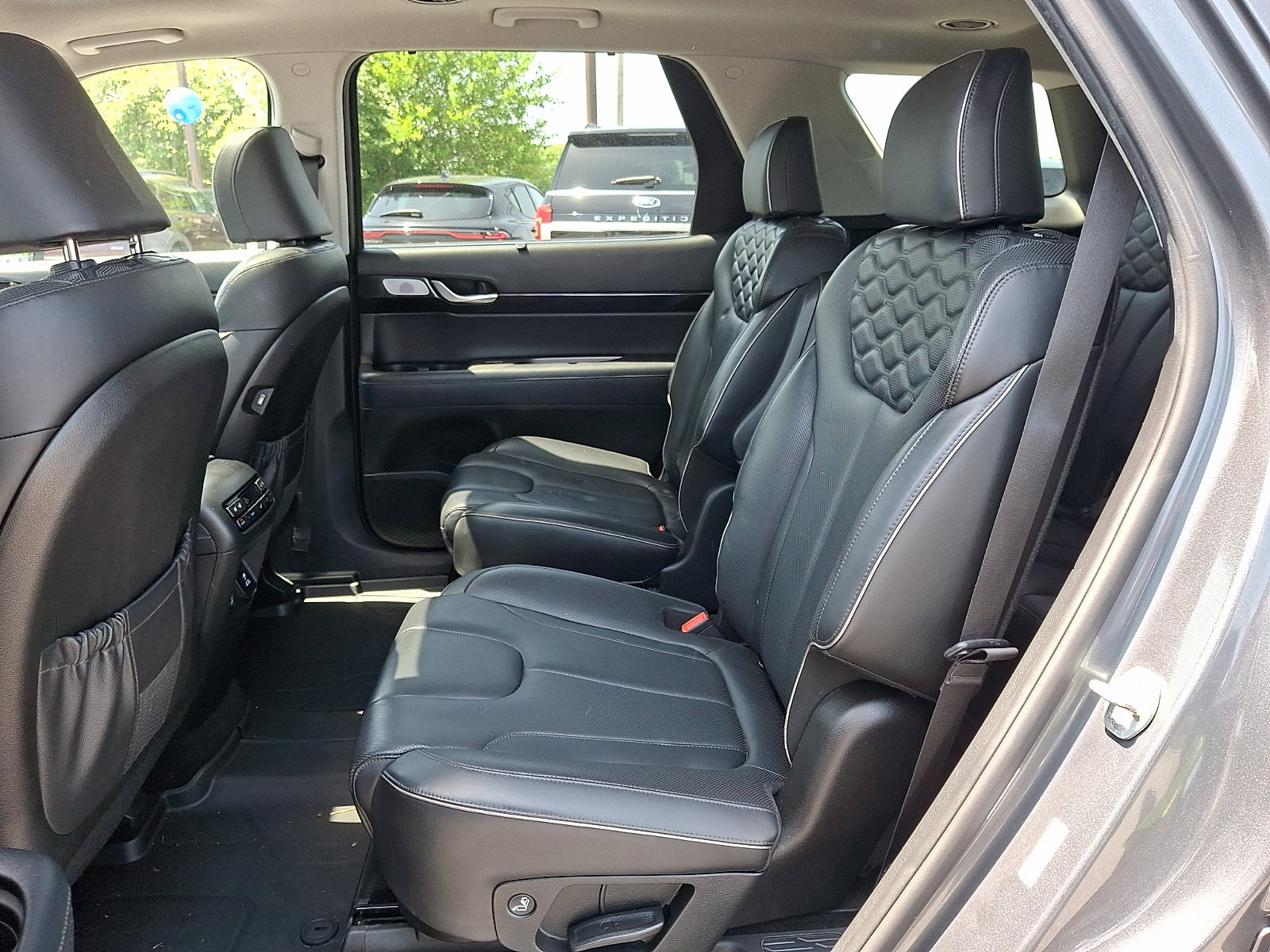 Used 2021 Hyundai Palisade Limited w/ Winter Package AWD/4WD image 10