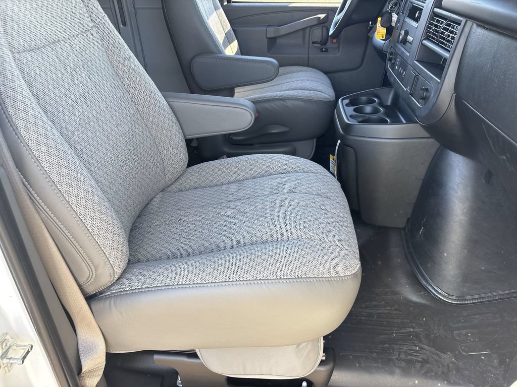 New 2025 GMC Savana 2500 Extended w/ Driver Convenience Package RWD image 27