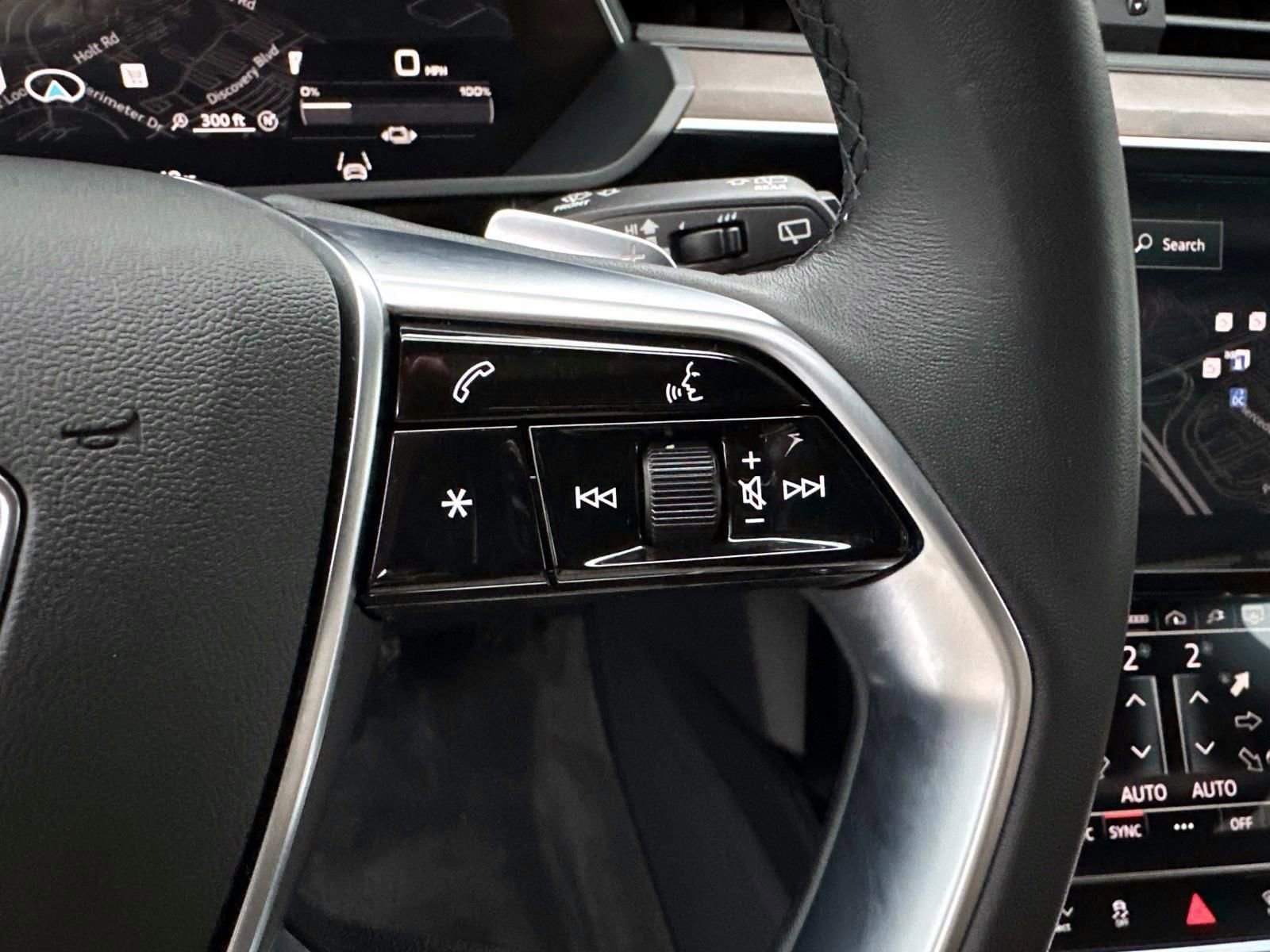 Used 2022 Audi e-tron Premium Plus image 19