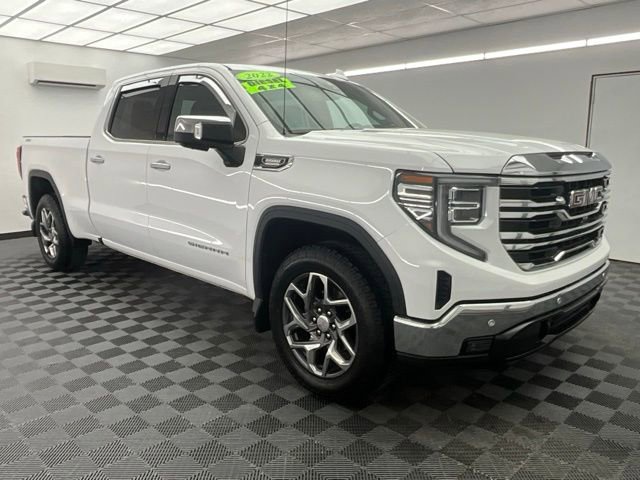 Used 2022 GMC Sierra 1500 SLT w/ SLT Convenience Package AWD/4WD image 3