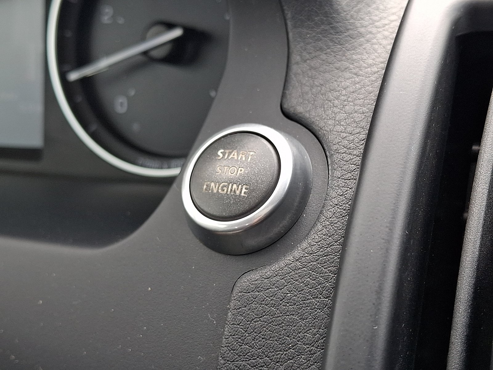 Used 2013 Land Rover LR2 AWD/4WD image 24
