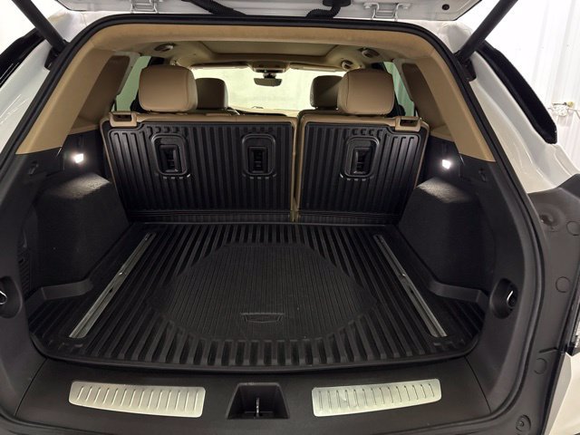 Used 2021 Cadillac XT5 Sportv w/ Platinum Package AWD/4WD image 11
