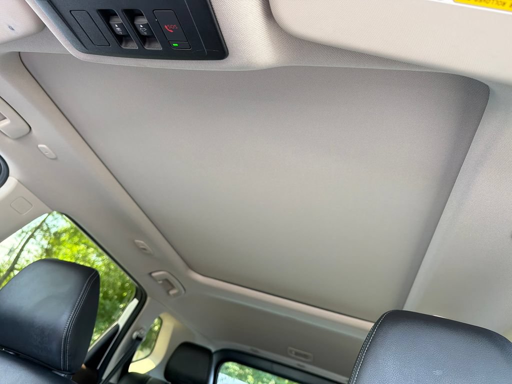 Used 2023 Nissan Rogue SL FWD image 40