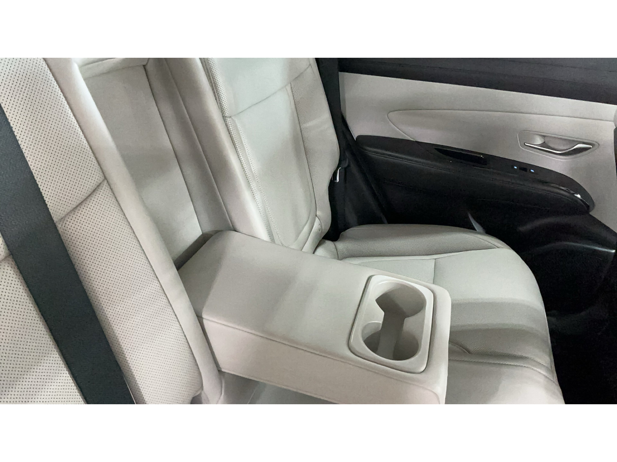 Certified 2025 Hyundai Tucson Limited AWD/4WD image 29