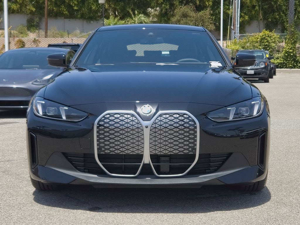 New 2026 BMW i4 eDrive40 w/ Parking Assistance Package RWD image 3