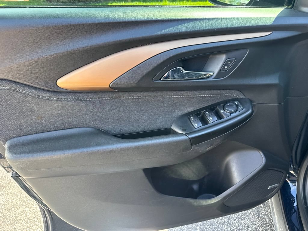 Used 2021 Chevrolet TrailBlazer ACTIV w/ Technology Package FWD image 7