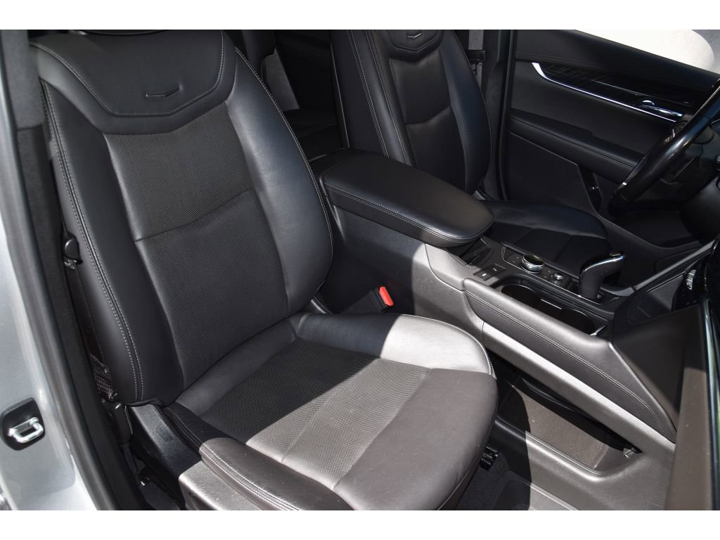 Used 2020 Cadillac XT6 Premium Luxury AWD/4WD image 32