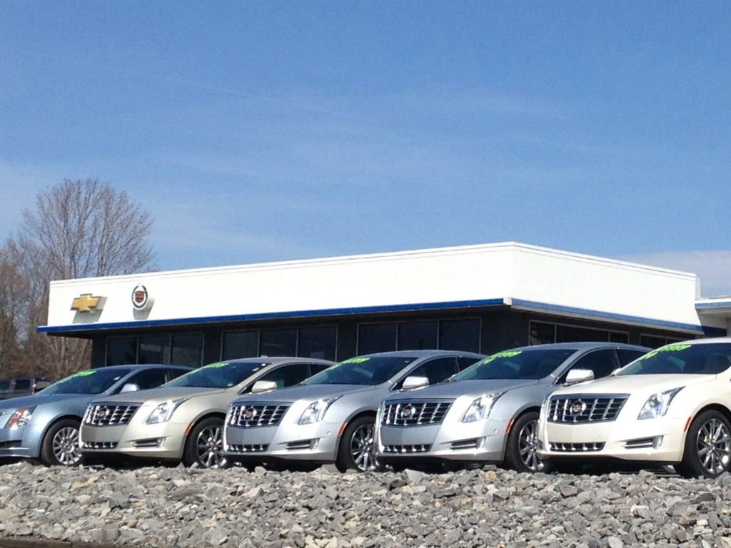 Used 2016 Lincoln MKS AWD w/ Equipment Group 201A image 2