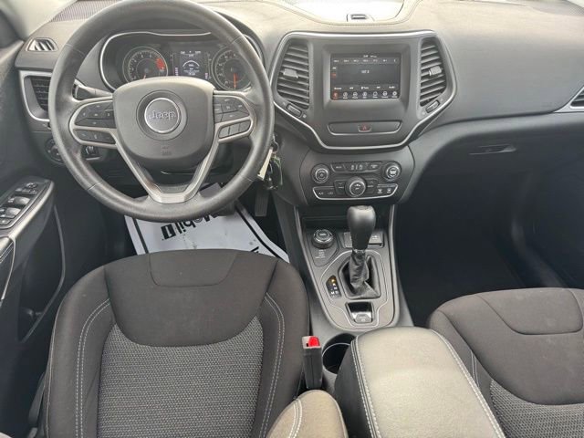 Used 2019 Jeep Cherokee Latitude w/ Popular Appearance Group image 18