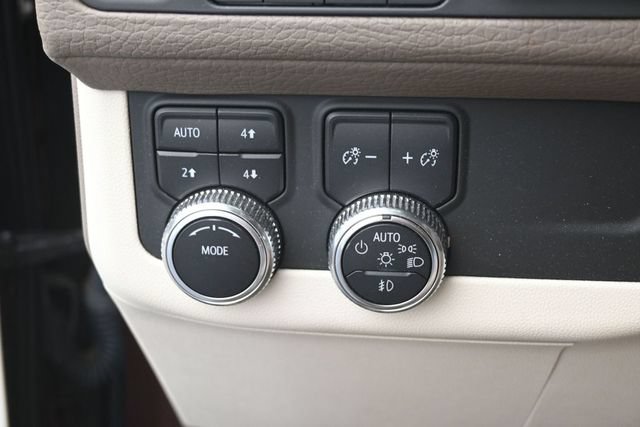Used 2022 GMC Yukon Denali AWD/4WD image 38