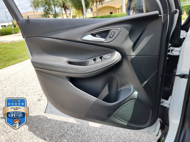 Certified 2024 Buick Encore GX Sport Touring w/ Comfort Package FWD image 18