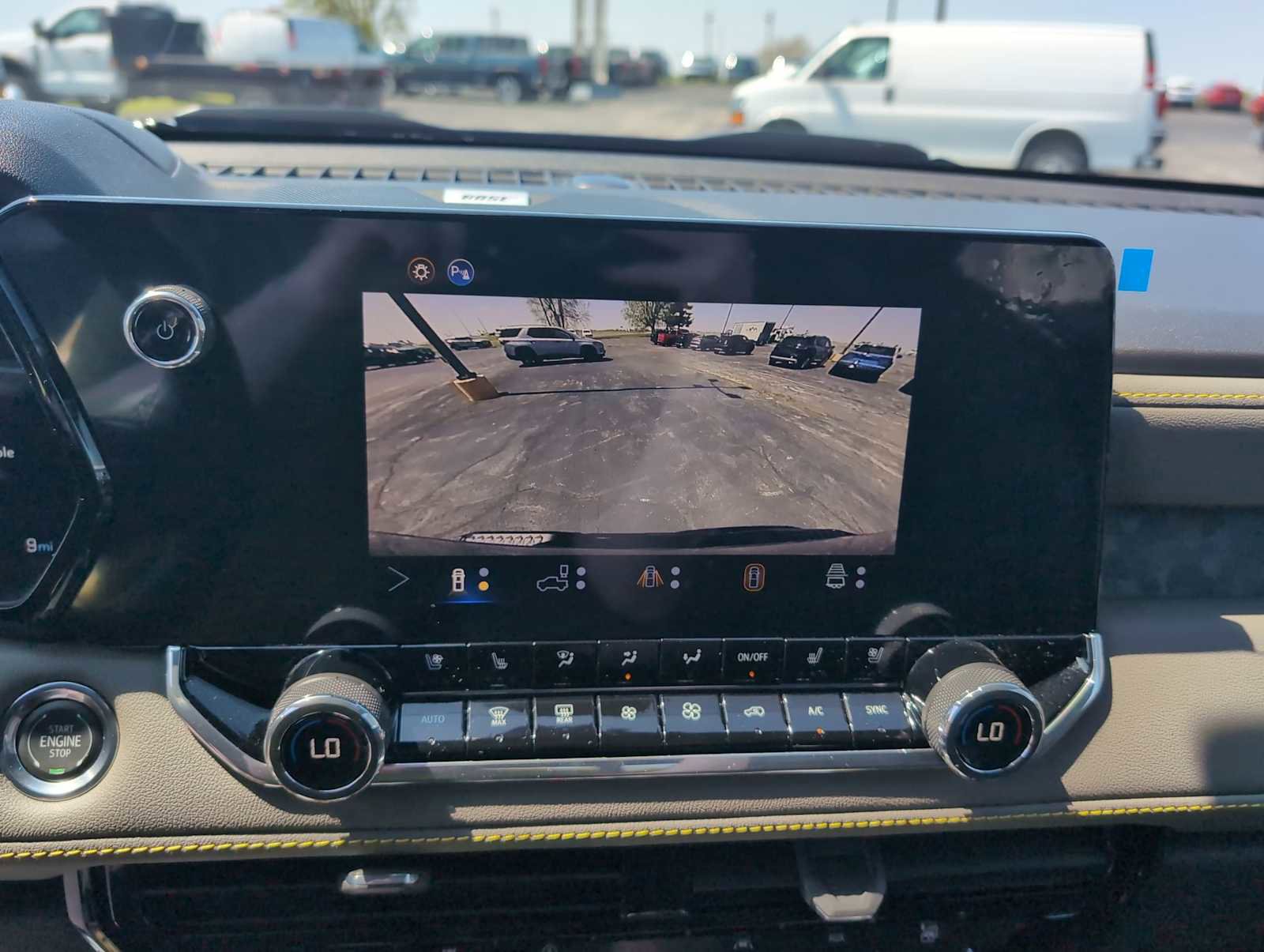 New 2026 Chevrolet Colorado ZR2 w/ Technology Package AWD/4WD image 15