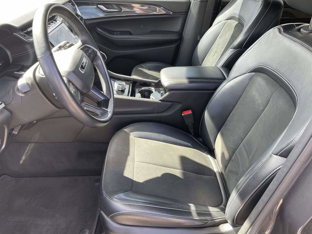 Used 2021 Jeep Grand Cherokee L Laredo image 13