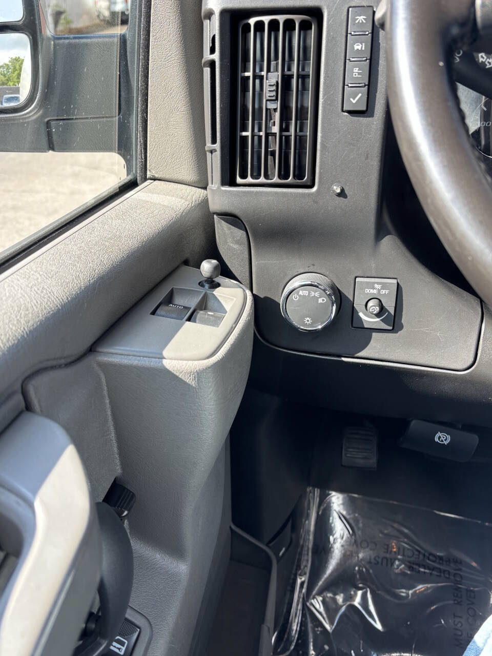 Used 2020 Chevrolet Express 3500 Extended w/ Driver Convenience Package RWD image 24
