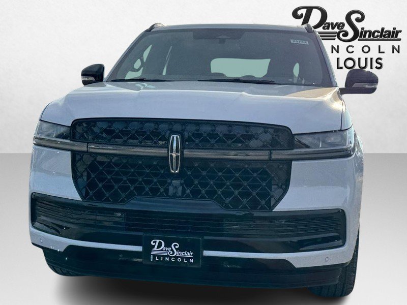 New 2025 Lincoln Navigator Reserve w/ Jet Appearance Package image 2