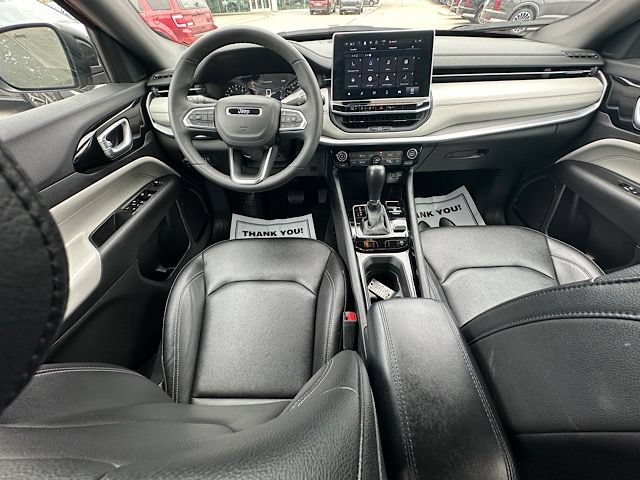 Used 2025 Jeep Compass Limited AWD/4WD image 19