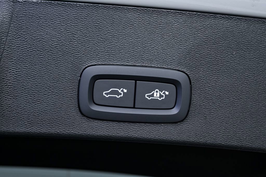 New 2026 Volvo XC40 B5 Plus w/ Protection Package Premier image 30