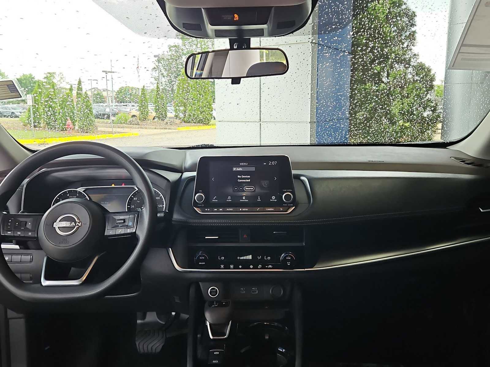 Used 2023 Nissan Rogue SV FWD image 16
